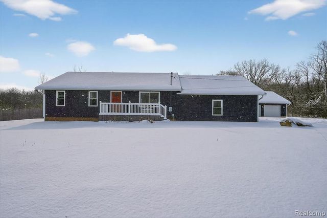 2176 E Stanley Road, Mount Morris, MI 48458