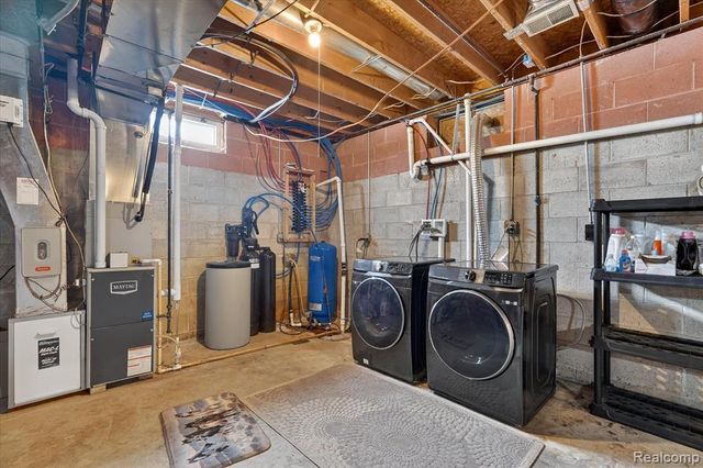 2176 E Stanley Road, Mount Morris, MI 48458