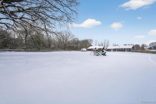 2176 E Stanley Road, Mount Morris, MI 48458