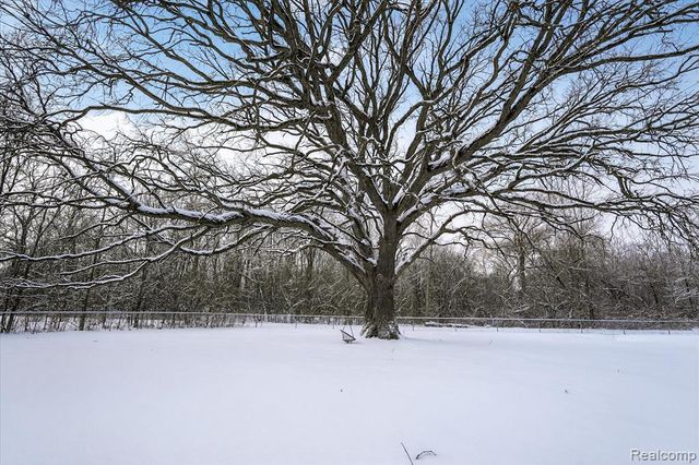 2176 E Stanley Road, Mount Morris, MI 48458