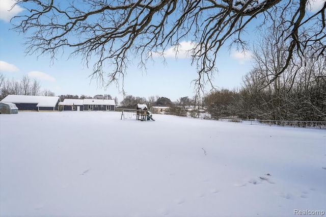 2176 E Stanley Road, Mount Morris, MI 48458