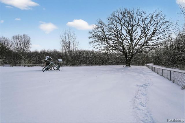 2176 E Stanley Road, Mount Morris, MI 48458