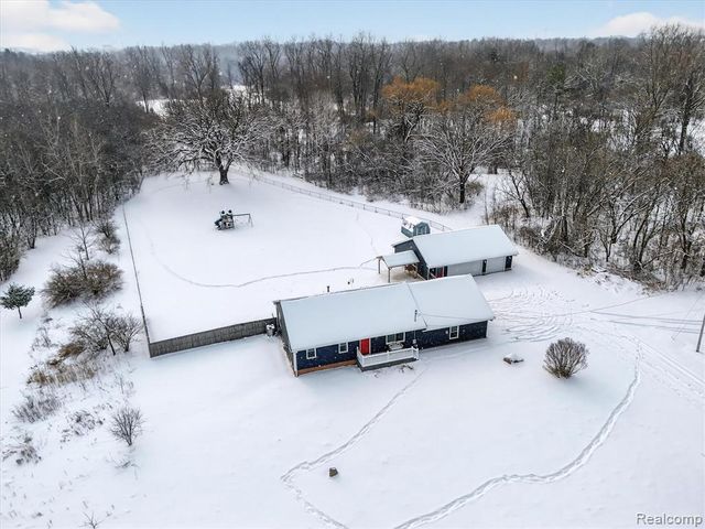 2176 E Stanley Road, Mount Morris, MI 48458