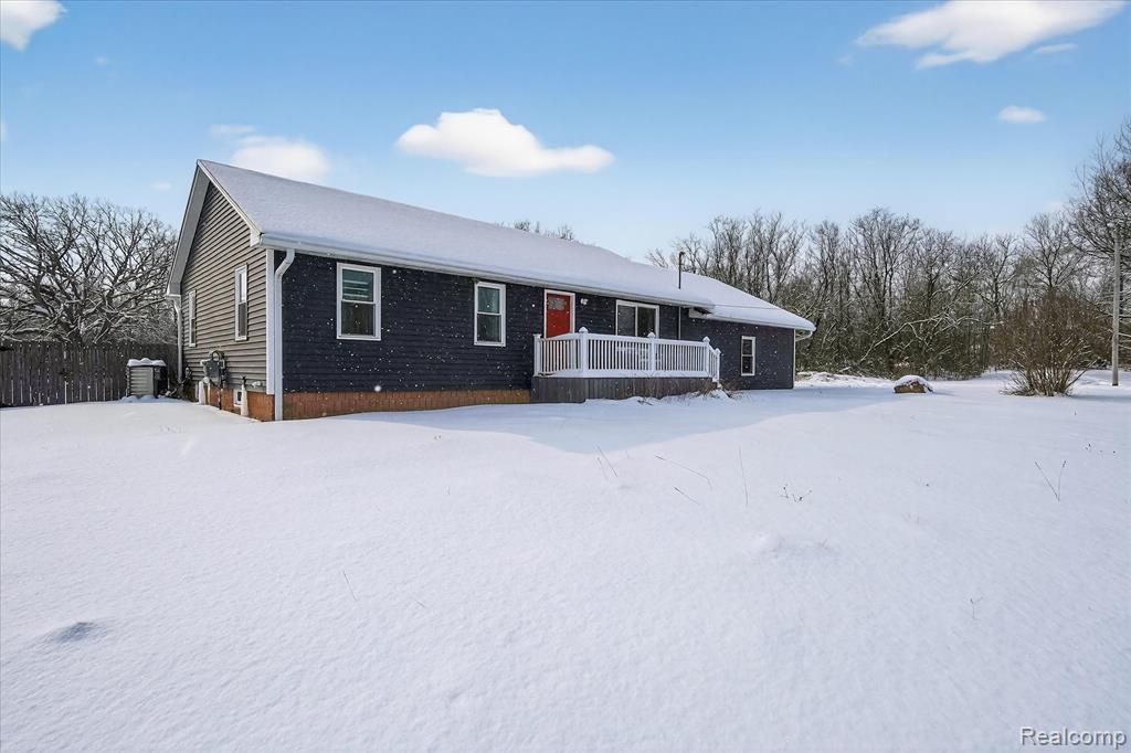 2176 E Stanley Road, Mount Morris, MI 48458