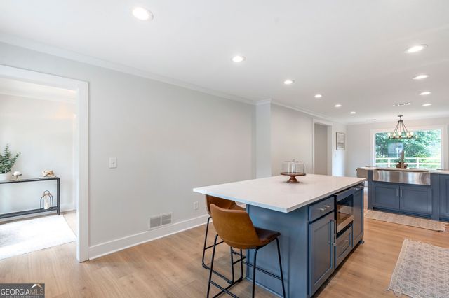 663 Parkcrest Place NE, Marietta, GA 30068
