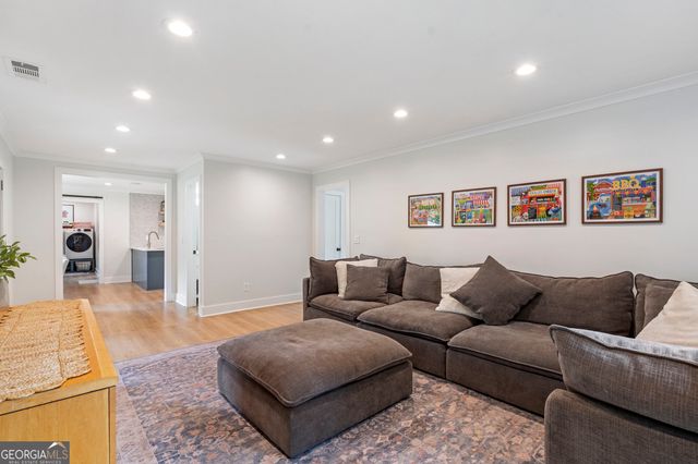 663 Parkcrest Place NE, Marietta, GA 30068