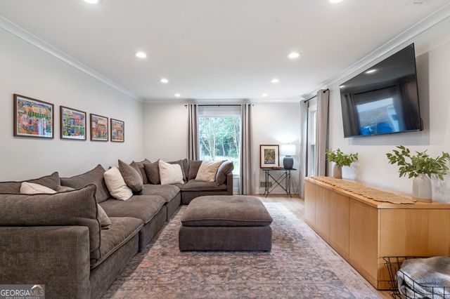 663 Parkcrest Place NE, Marietta, GA 30068