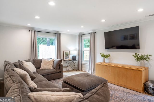 663 Parkcrest Place NE, Marietta, GA 30068