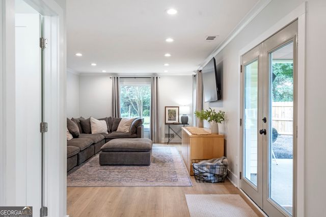 663 Parkcrest Place NE, Marietta, GA 30068