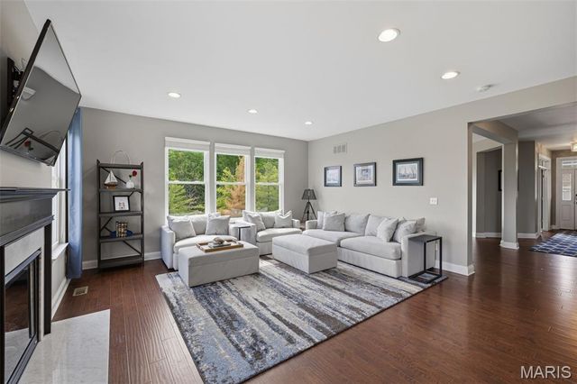 4200 Napa View Lane, St Charles, MO 63304