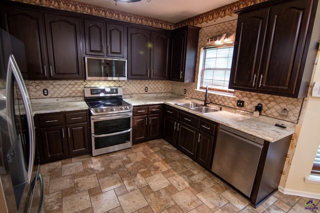 214 Hunters Chase, Byron, GA 31008