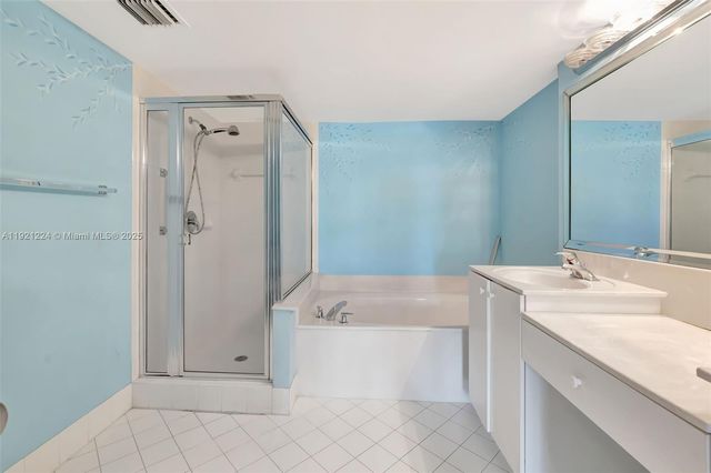 12565 Imperial Isle Dr 204, Boynton Beach, FL 33437