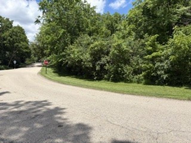 24272 W Bayview Road, Antioch, IL 60002