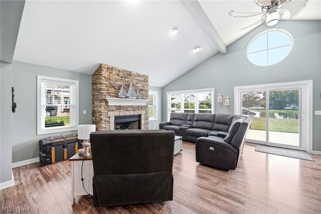 1280 Surfside Circle, Aurora, OH 44202