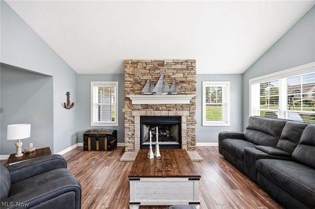 1280 Surfside Circle, Aurora, OH 44202