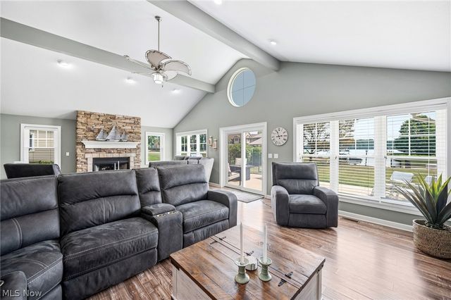1280 Surfside Circle, Aurora, OH 44202