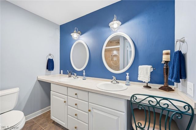 1280 Surfside Circle, Aurora, OH 44202
