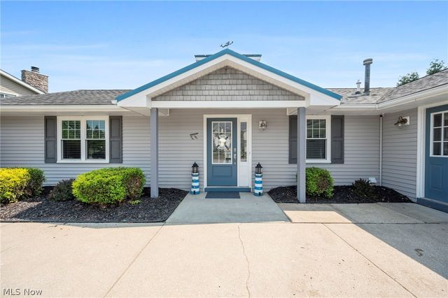 1280 Surfside Circle, Aurora, OH 44202