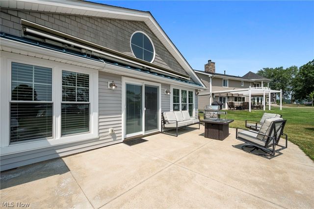 1280 Surfside Circle, Aurora, OH 44202