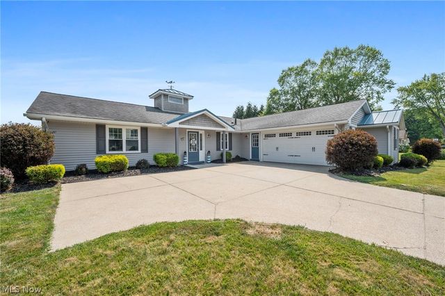 1280 Surfside Circle, Aurora, OH 44202