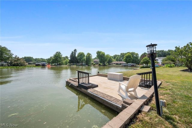 1280 Surfside Circle, Aurora, OH 44202