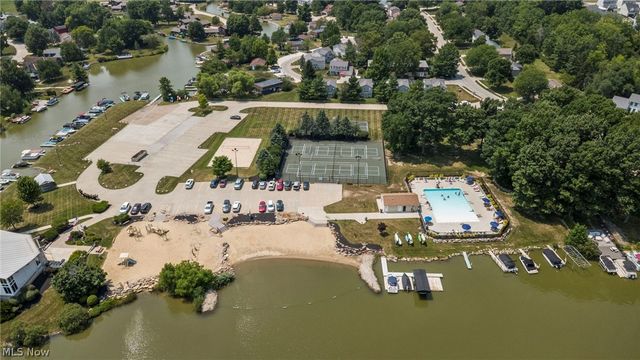 1280 Surfside Circle, Aurora, OH 44202