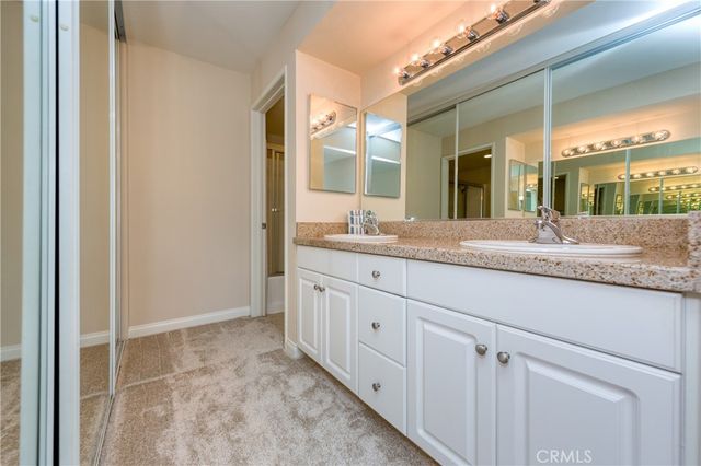 5540 Owensmouth Avenue 205, Woodland Hills, CA 91367