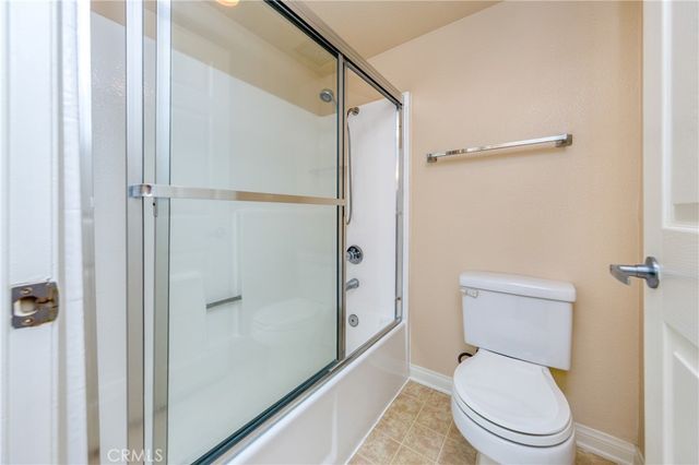 5540 Owensmouth Avenue 205, Woodland Hills, CA 91367