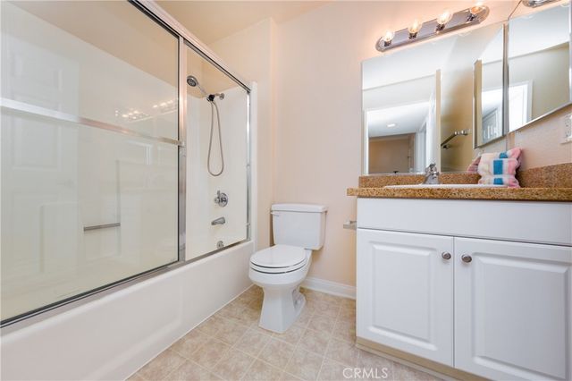 5540 Owensmouth Avenue 205, Woodland Hills, CA 91367