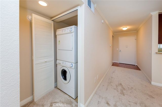 5540 Owensmouth Avenue 205, Woodland Hills, CA 91367