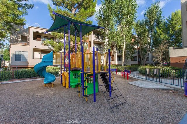 5540 Owensmouth Avenue 205, Woodland Hills, CA 91367