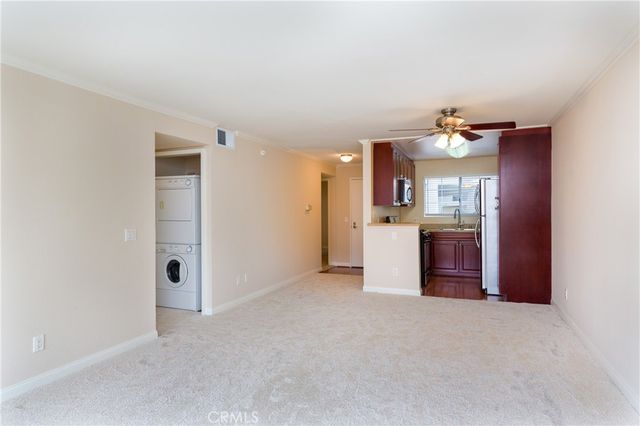 5540 Owensmouth Avenue 205, Woodland Hills, CA 91367