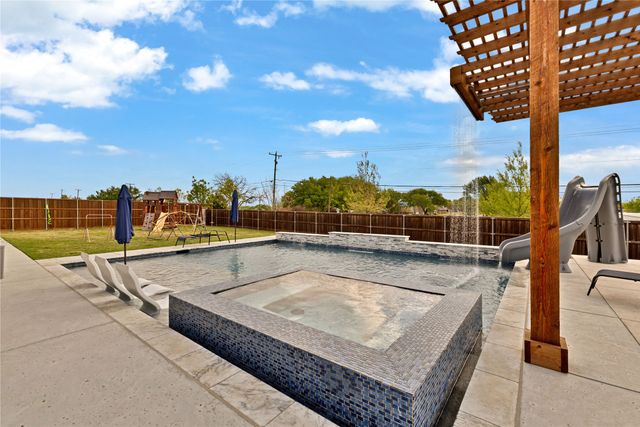 330 Penrose Drive, Ovilla, TX 75154