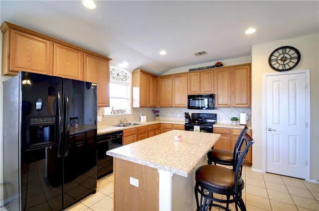 500 Timothy John DR, Pflugerville, TX 78660