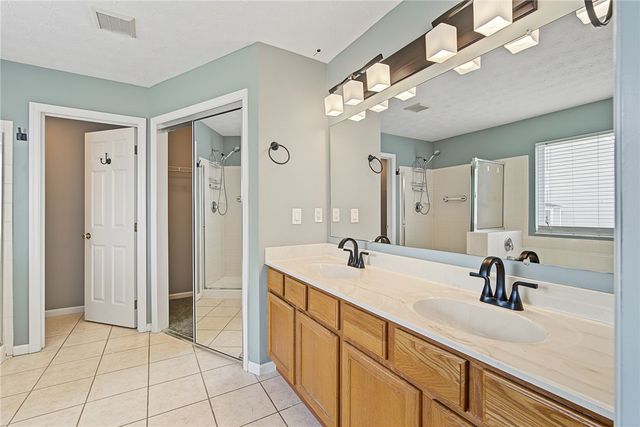 466 Lake Haven Court, Lebanon, OH 45036