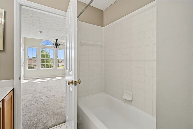 466 Lake Haven Court, Lebanon, OH 45036