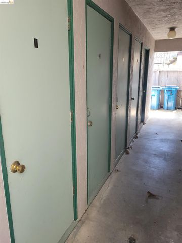 3 Alhambra Ct, Antioch, CA 94509