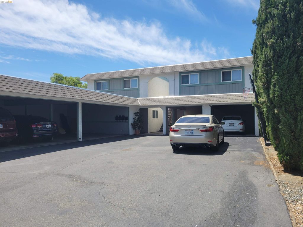 3 Alhambra Ct, Antioch, CA 94509