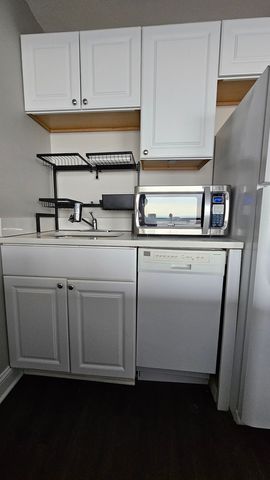 4343 N Clarendon Avenue 2210, Chicago, IL 60613