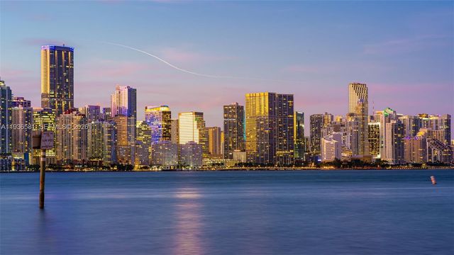 446 Madeira Ave, Coral Gables, FL 33134