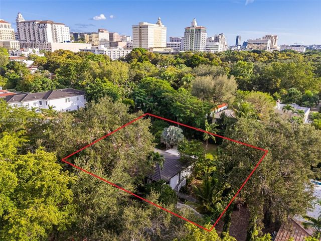446 Madeira Ave, Coral Gables, FL 33134