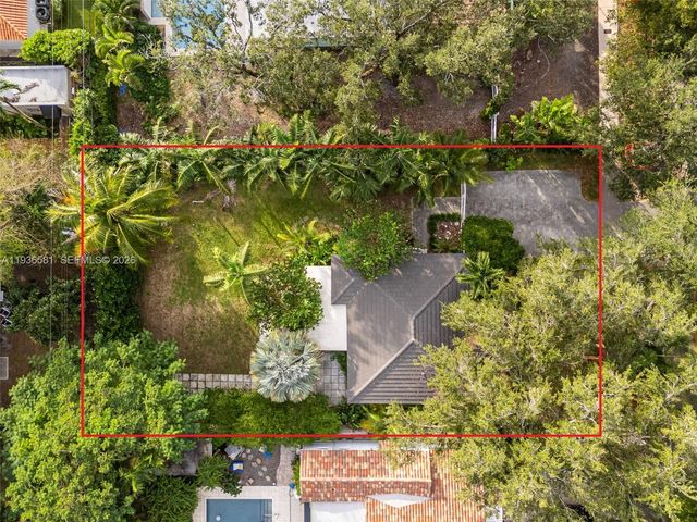 446 Madeira Ave, Coral Gables, FL 33134