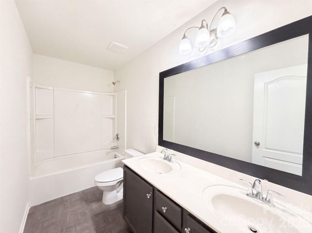 7230 Kinley Commons Lane, Charlotte, NC 28278