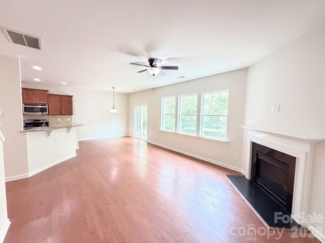 7230 Kinley Commons Lane, Charlotte, NC 28278