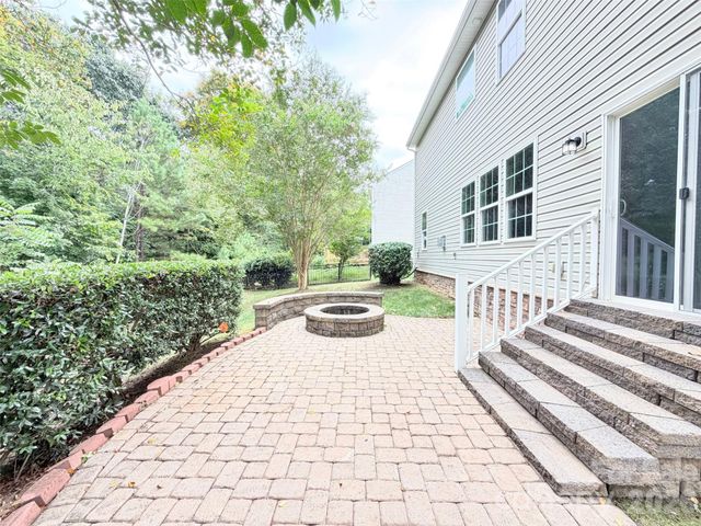 7230 Kinley Commons Lane, Charlotte, NC 28278