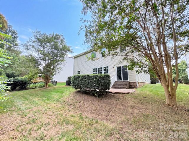 7230 Kinley Commons Lane, Charlotte, NC 28278