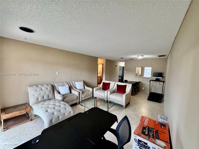 8838 Bella Vista Drive, Boca Raton, FL 33433