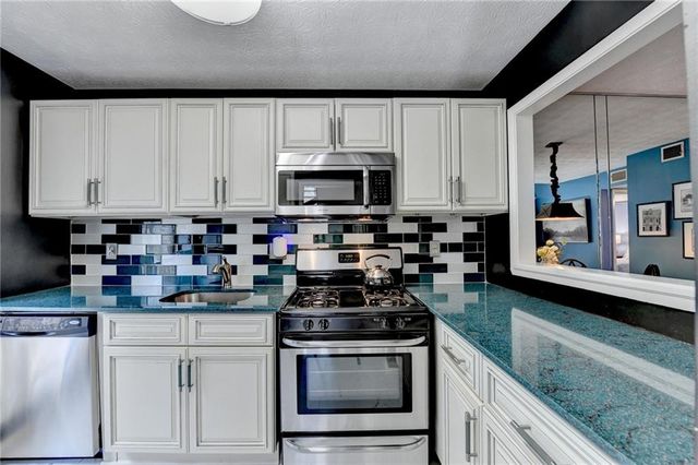 709 River Run Drive, Atlanta, GA 30350