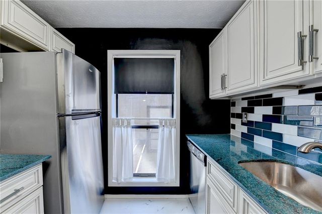 709 River Run Drive, Atlanta, GA 30350