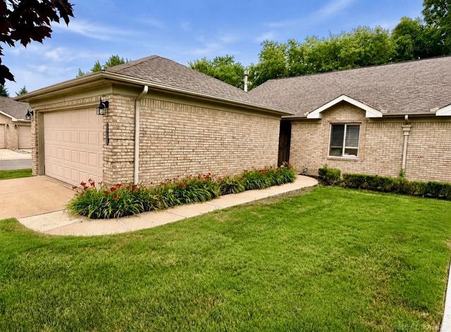 35300 Silver Maple Drive, Clinton Twp, MI 48035
